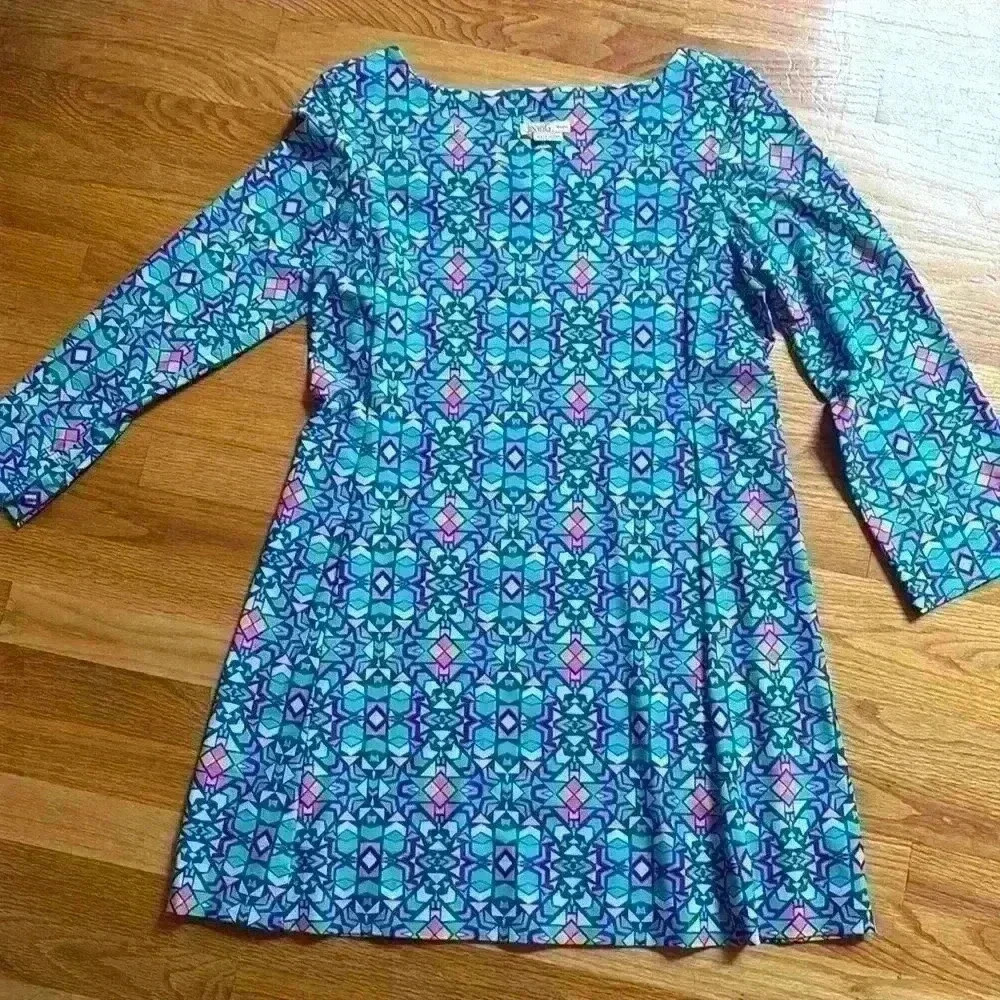 Beautiful Jean G Design V Neck Long Sleeve Dress